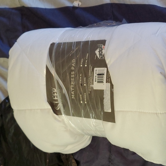Twin XL mattress pad - Picture 1 of 2